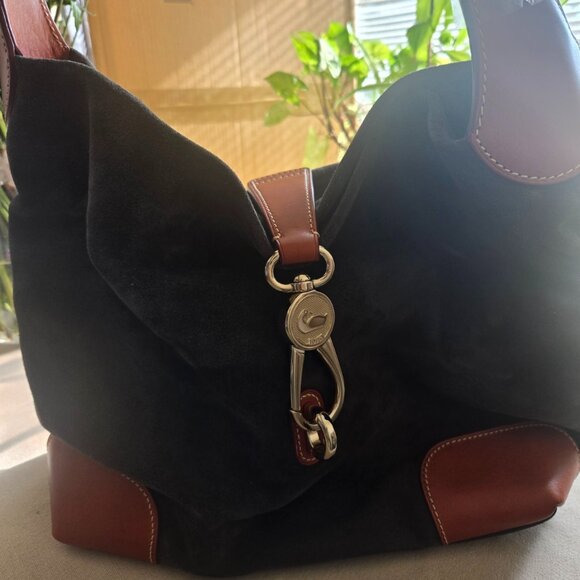 Dooney and Bourke logo lock shoulder bag - Picture 1 of 2